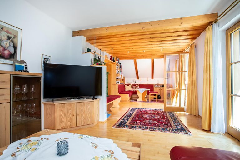 Wohnzimmer mit Kachelofen Obergeschoss
