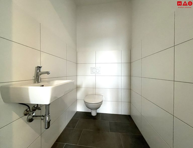 WC mit Handwaschbecken