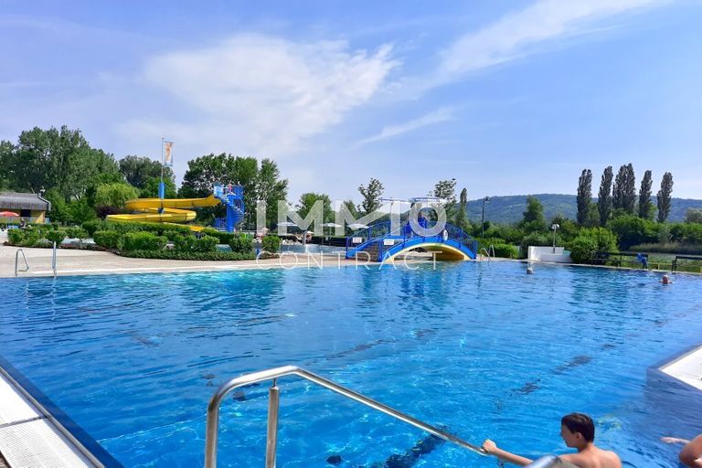 Abkühlen im Strandbad Klosterneuburg