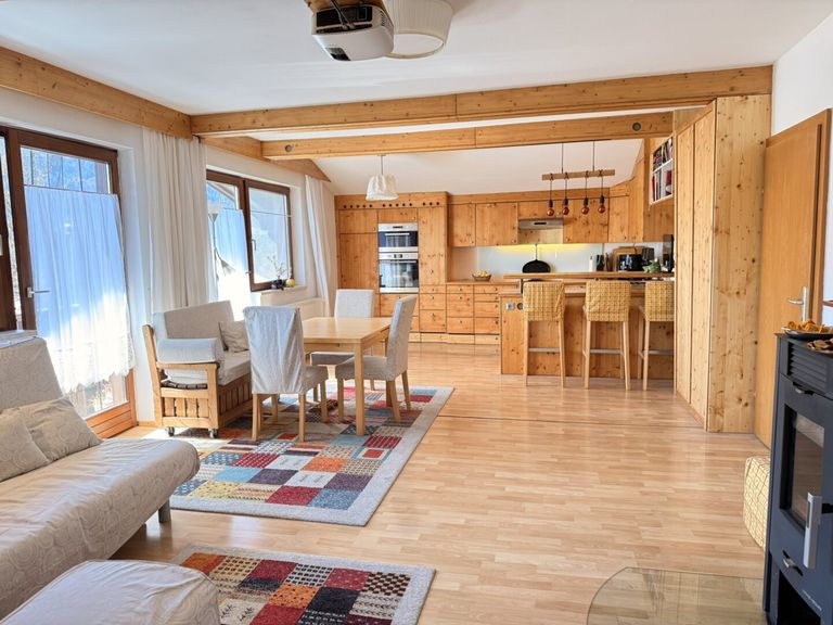 Wohnzimmer offen zur Küche