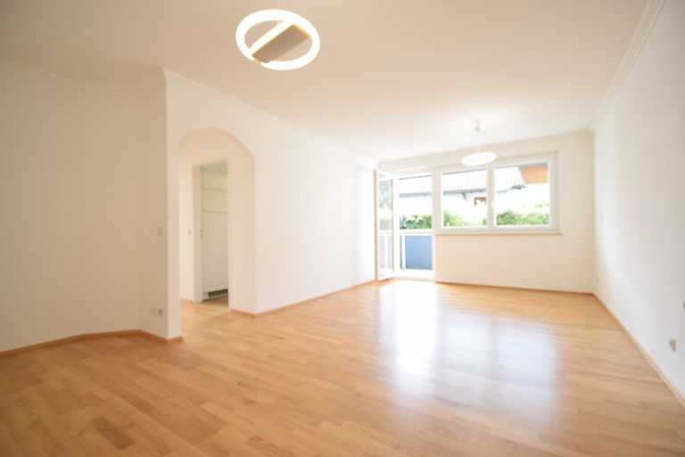 Wohnbereich - Gediegene 3 Zimmer Wohnung mit Balkon und Gartennutzung Miete Oberndorf bei Salzburg