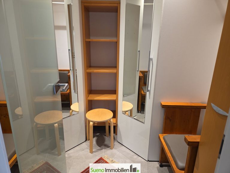 Schrankraum hinter dem Badezimmer
