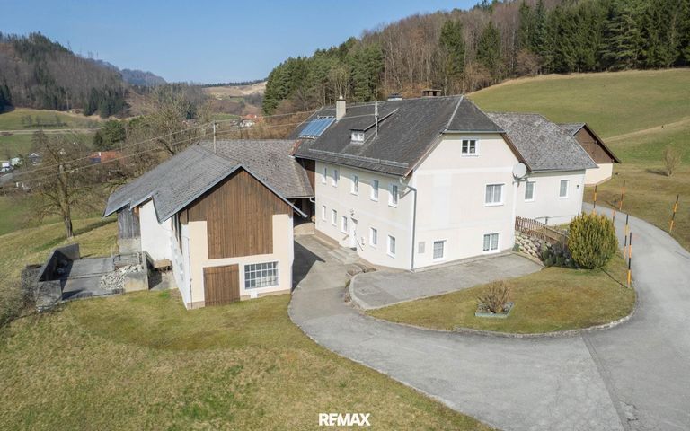 mit ca. 170 m² Wohnfläche und 375 m² Nutzfläche