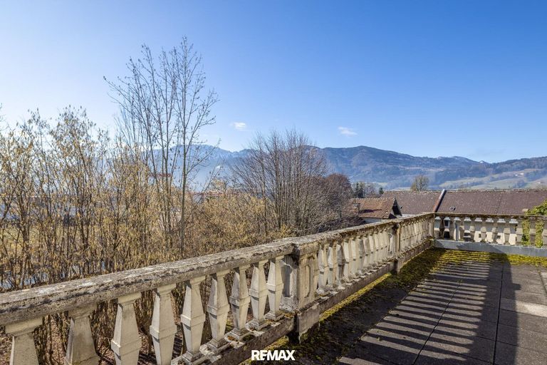 Balkon mit Blick auf die Kremsmauer