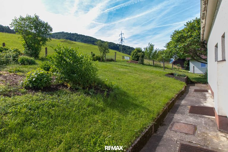 sonnige Hanglage
