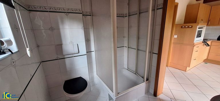 Bad mit WC und Dusche