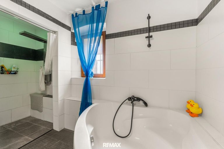 Badezimmer EG (2)