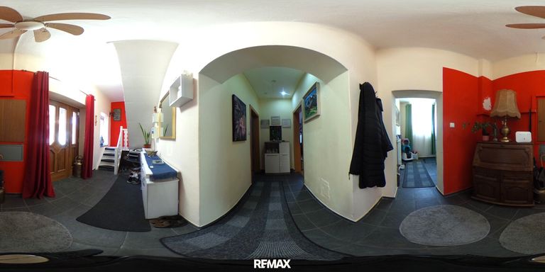 Eingangsbereich 360