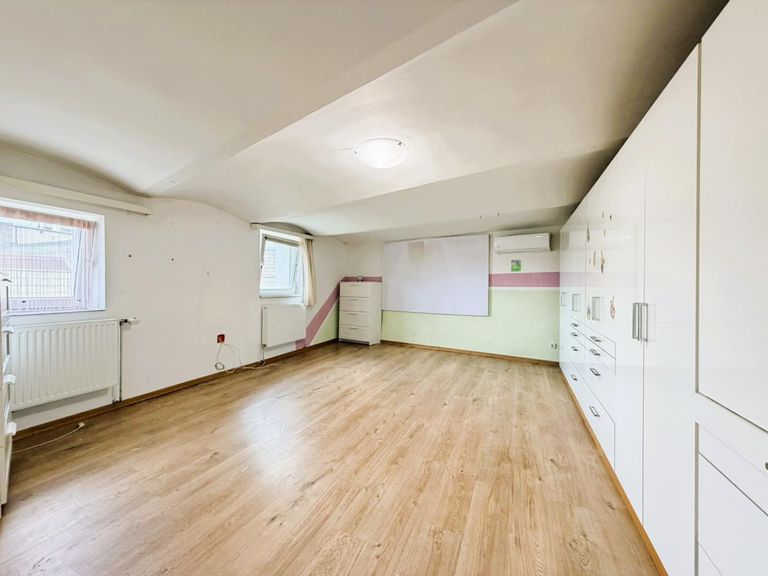 16 Schlafzimmer