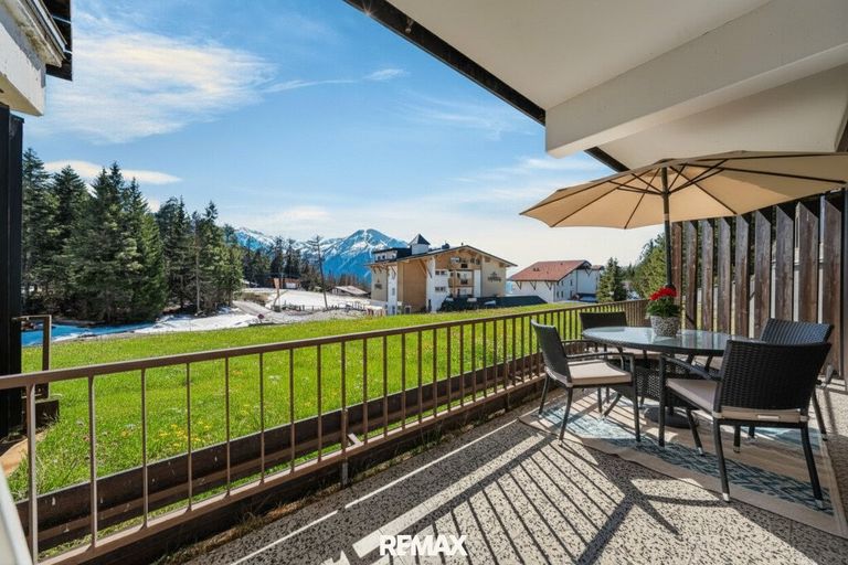 Terrasse AI möbliert