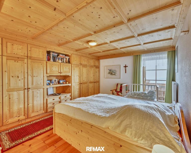 Schlafzimmer 1