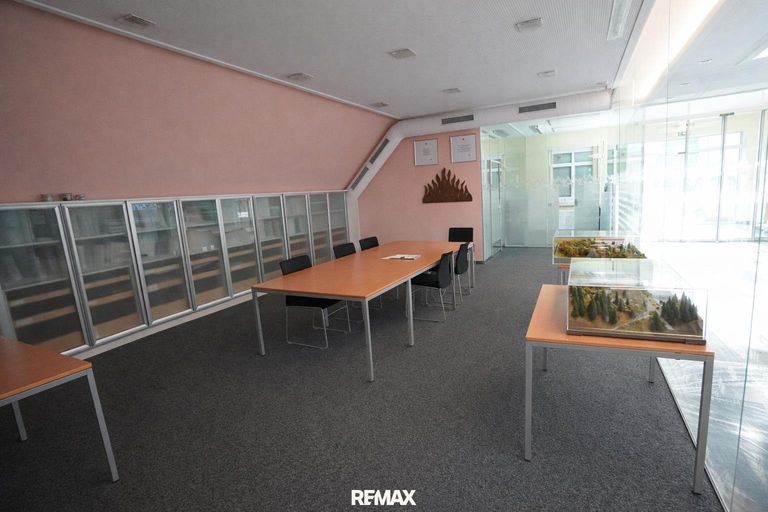 Tarrenz - Bürogebäude - Besprechung