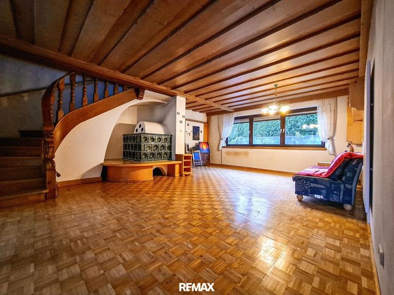 Linke Haushälfte: Wohnzimmer