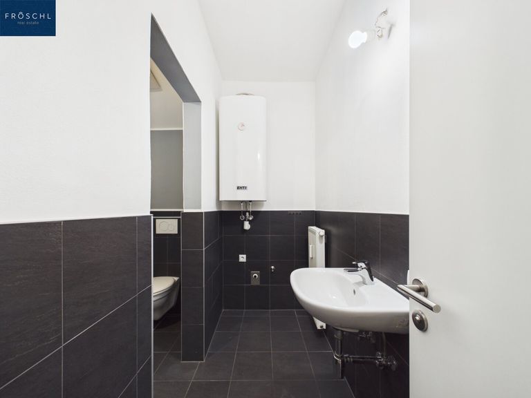 T14 - Blick ins Badezimmer