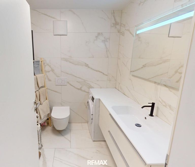 Wohnung - Badezimmer II