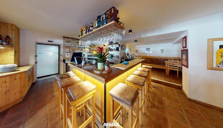 Ötz - Pizzeria - Barbereich