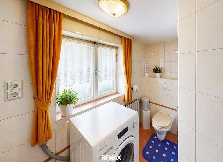 Pfunds - Haus - OG WC