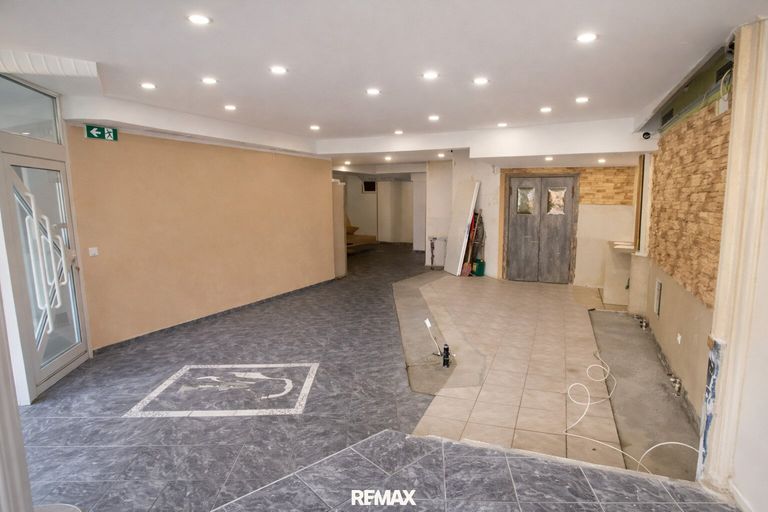 Wohnung - Geschäft/Wohnung