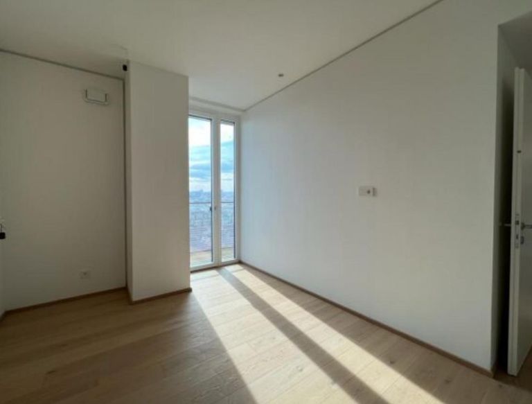 Zimmer unmöbliert