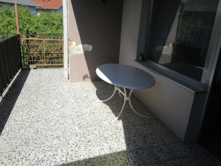 12 Loggia