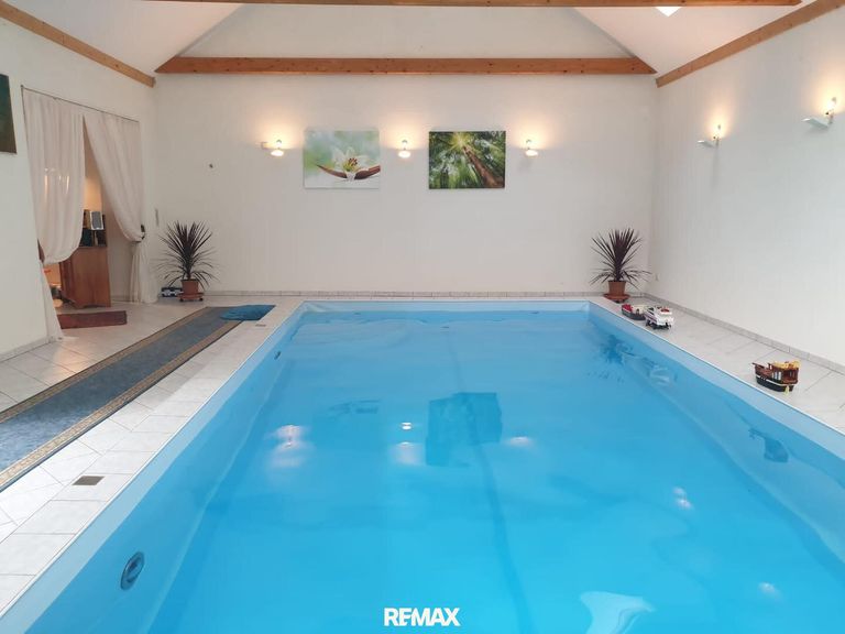 Indoor-Pool