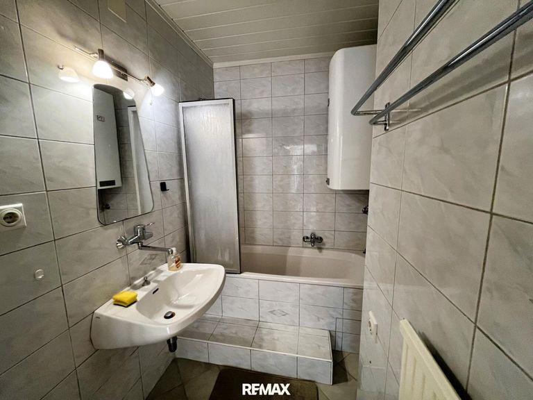 Badezimmer mit Badewanne