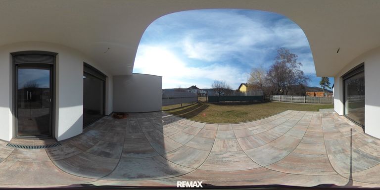 Terrasse mit Garten