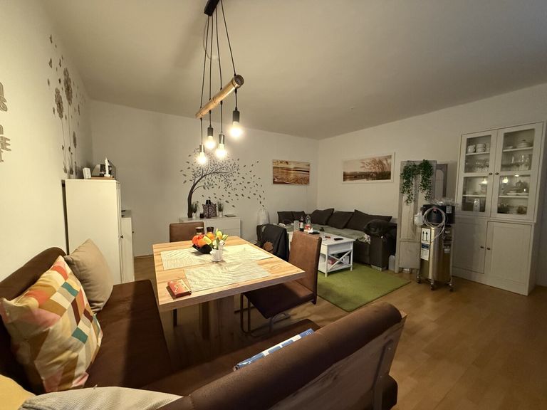 Wohnzimmer/Esszimmer