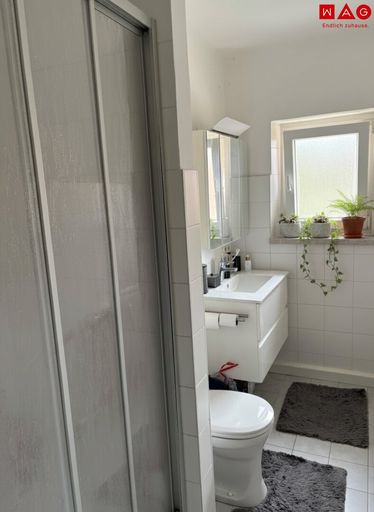 Einrichtungsbeispiel Badezimmer KI generiert