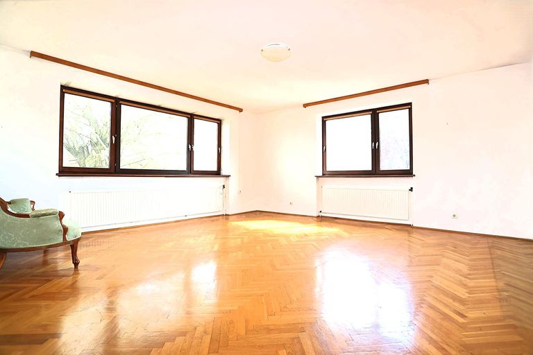 großes Zimmer OG