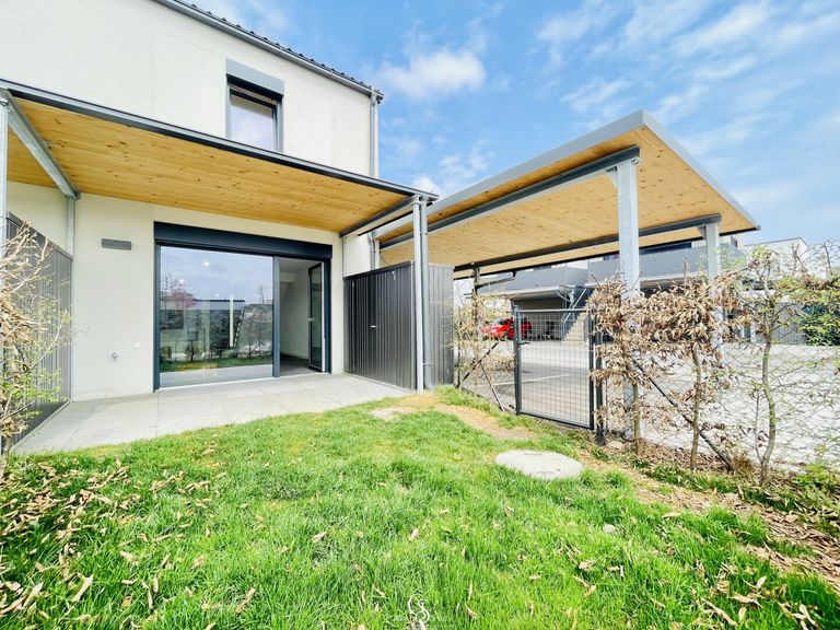 Garten mit Terrasse