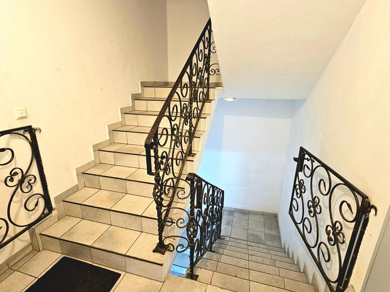 Stiegenhaus EG und Keller