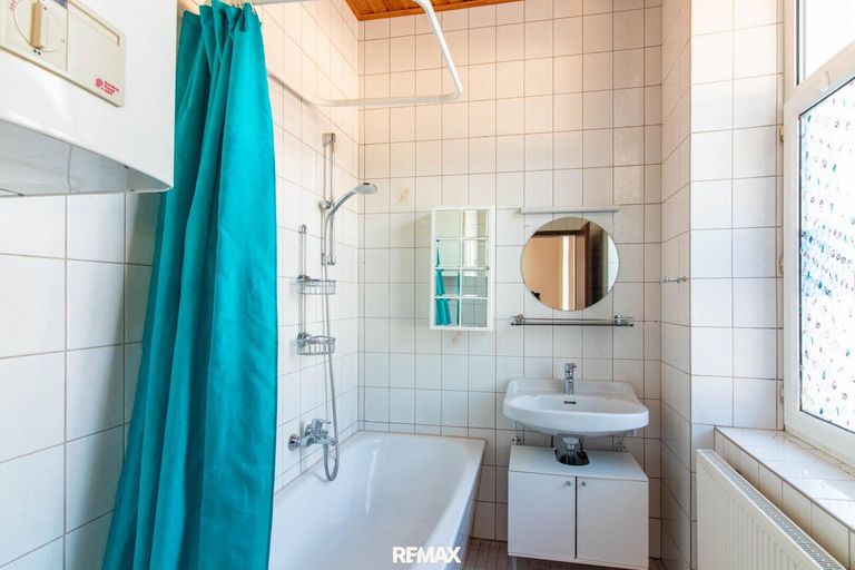 zwei Badezimmer