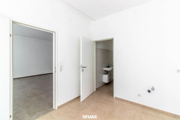 Büro und Waschraum