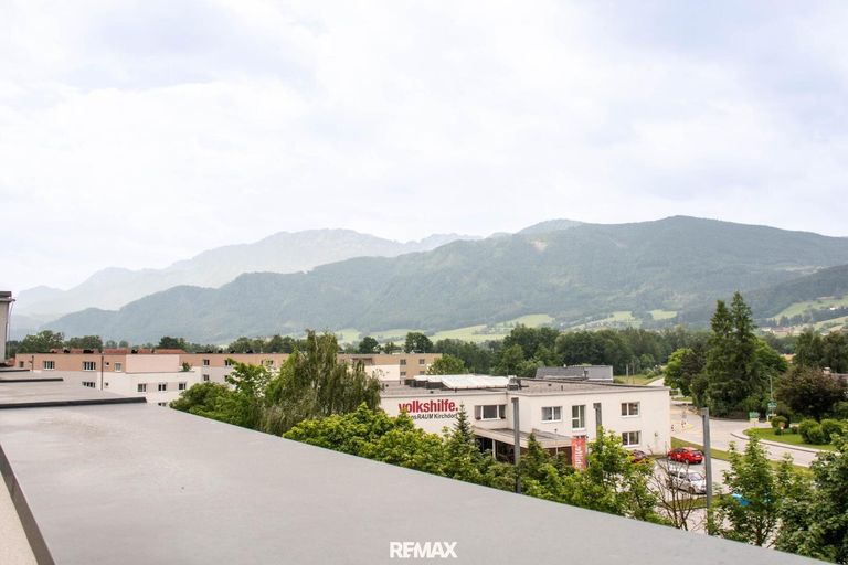 mit Blick auf die Kremsmauer