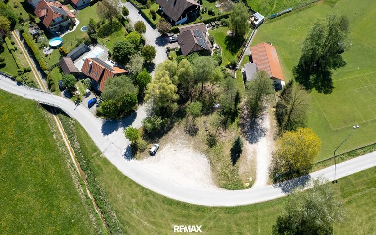 zentrale und grüne Umgebung