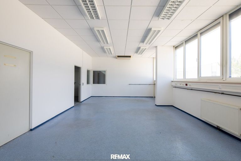 und klimatisierten Werkmeisterbüro