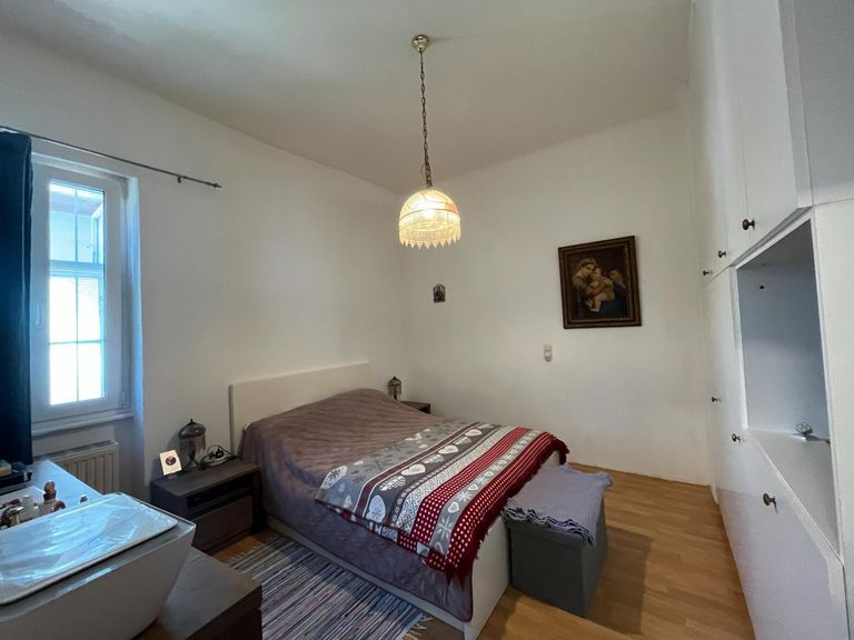 Schlafzimmer 1