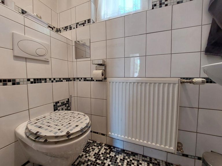 separate Toilette