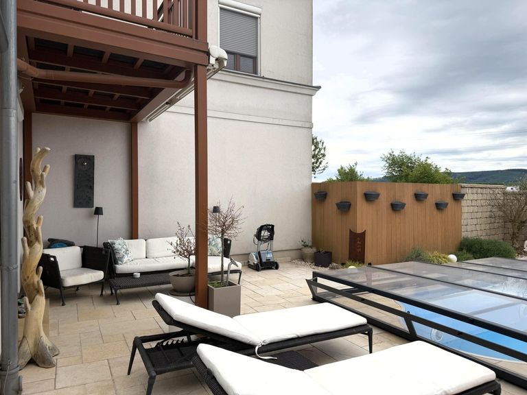 GG / Eigengarten mit Outdoor-Pool und Sommerküche
