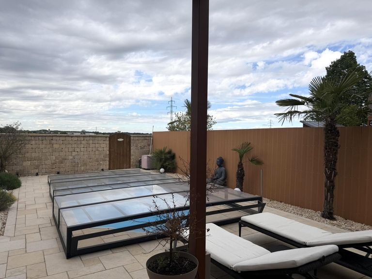 GG / Eigengarten mit Outdoor-Pool und Sommerküche