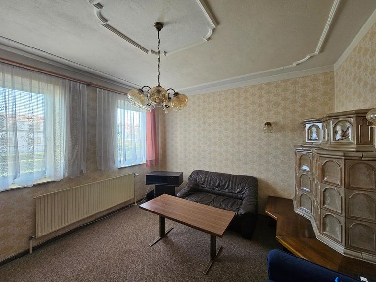 Wohnzimmer mit Kachelofen (1)