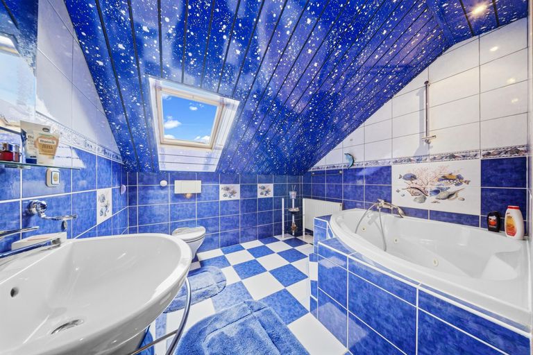 15 OG Badezimmer