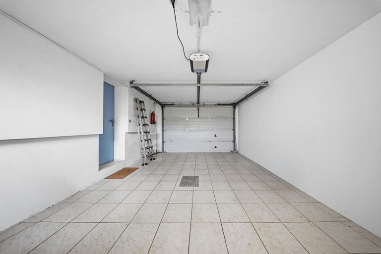 16 Garage