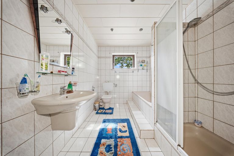 05 EG Badezimmer