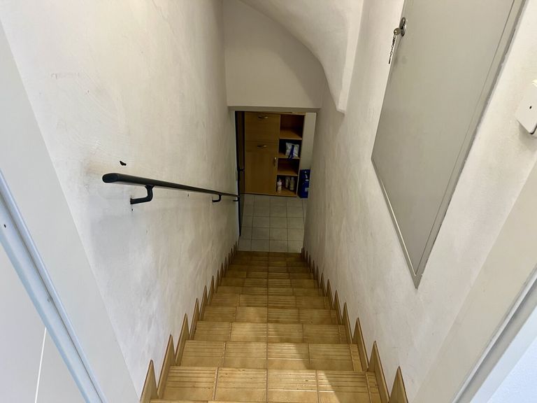 Stufen zum Keller