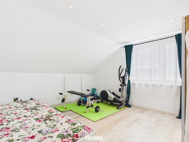 Zimmer 1 OG