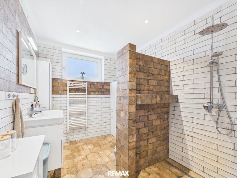 Badezimmer EG