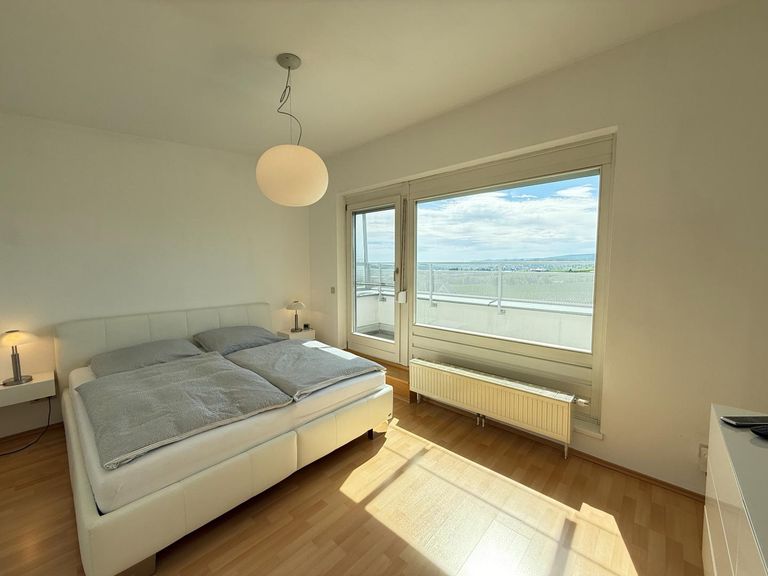 Schlafzimmer DG