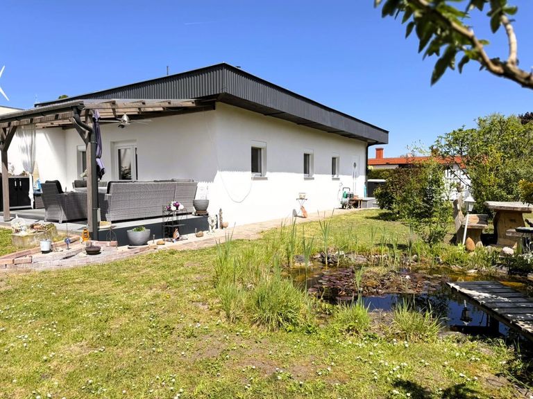 4 Bungalow Gartenseite